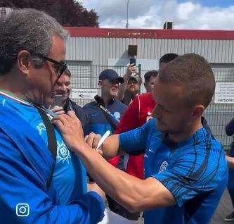 "Sei il futuro capitano!". Tifosi azzurri acclamano Lobotka e Hamsik nel ritiro della Slovacchia