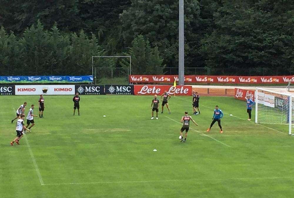 FOTOSEQUENZA TN - Difensori nell'area piccola col portiere: Ancelotti lavora sull'uscita dal basso con la nuova regola