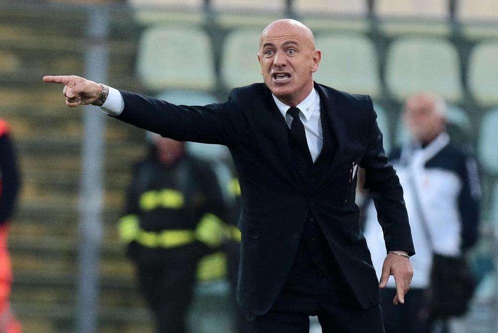 Coronavirus, l'Honved sospende l'allenatore napoletano Sannino