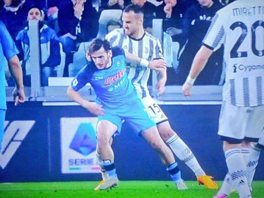 Moviola Cds: "Gatti voleva colpire Kvara, è violento e da rosso! Giusto annullare gol Di Maria"