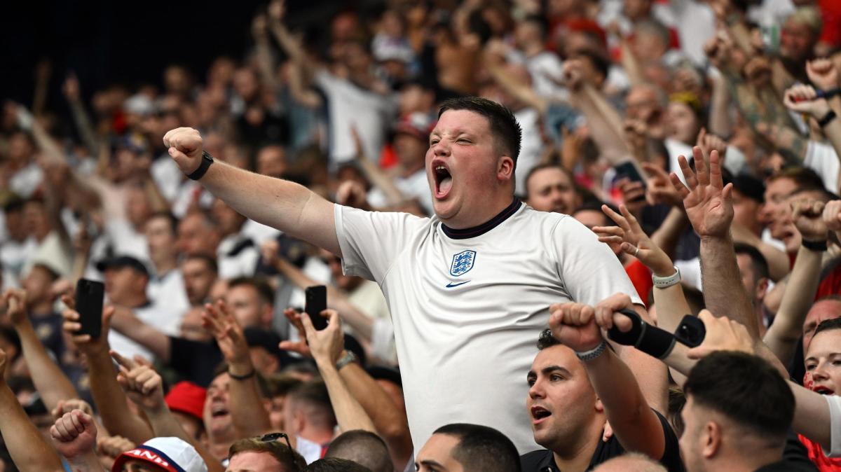 16 rigori, 2.000 persone e l'invasione di campo: la notte folle in 10ª divisione inglese