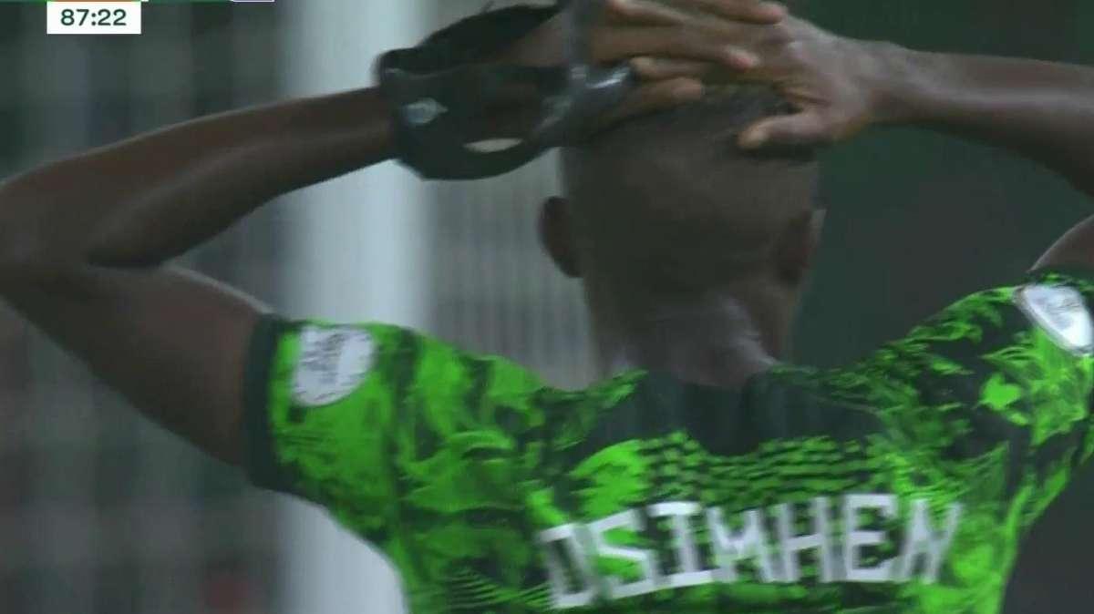 Nigeria-Sudafrica, gol di Osimhen: il VAR lo annulla e dà il rigore contro