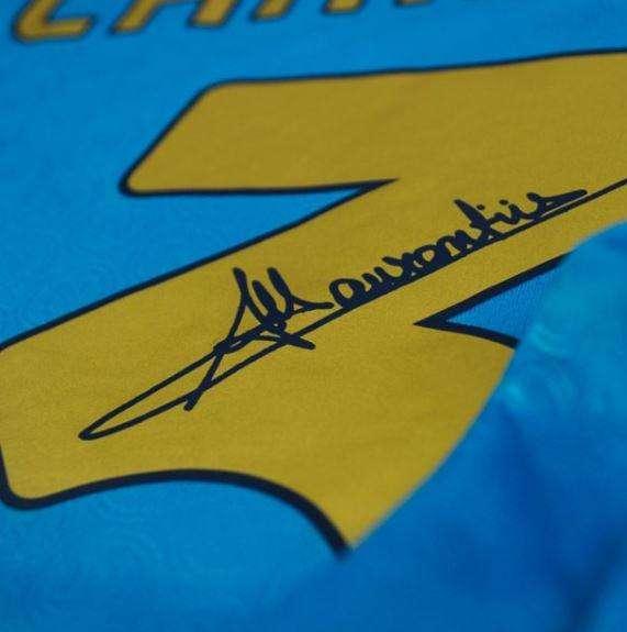 FOTO - Campioni 2023 Limited Edition: sulla nuova maglia c'è la firma di ADL