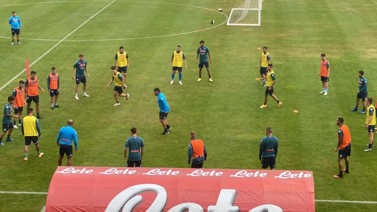 RILEGGI LIVE - Castel di Sangro, day 11: tanta fatica con lavoro addominale, allunghi e partitelle. Visita del Cardinale Sepe
