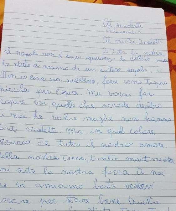 Bimba malata scrive ai calciatori del Napoli: "Voi siete la nostra forza"