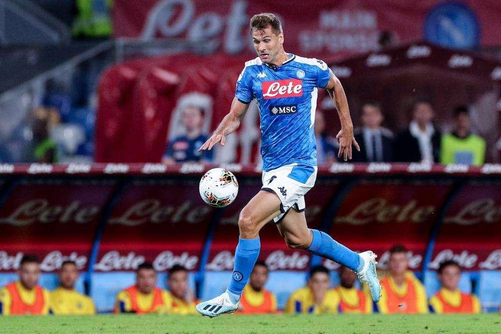 Il commento della Ssc Napoli: "Finale che getta ombre, Kjaer si disinteressa del pallone e si gira di spalle!"