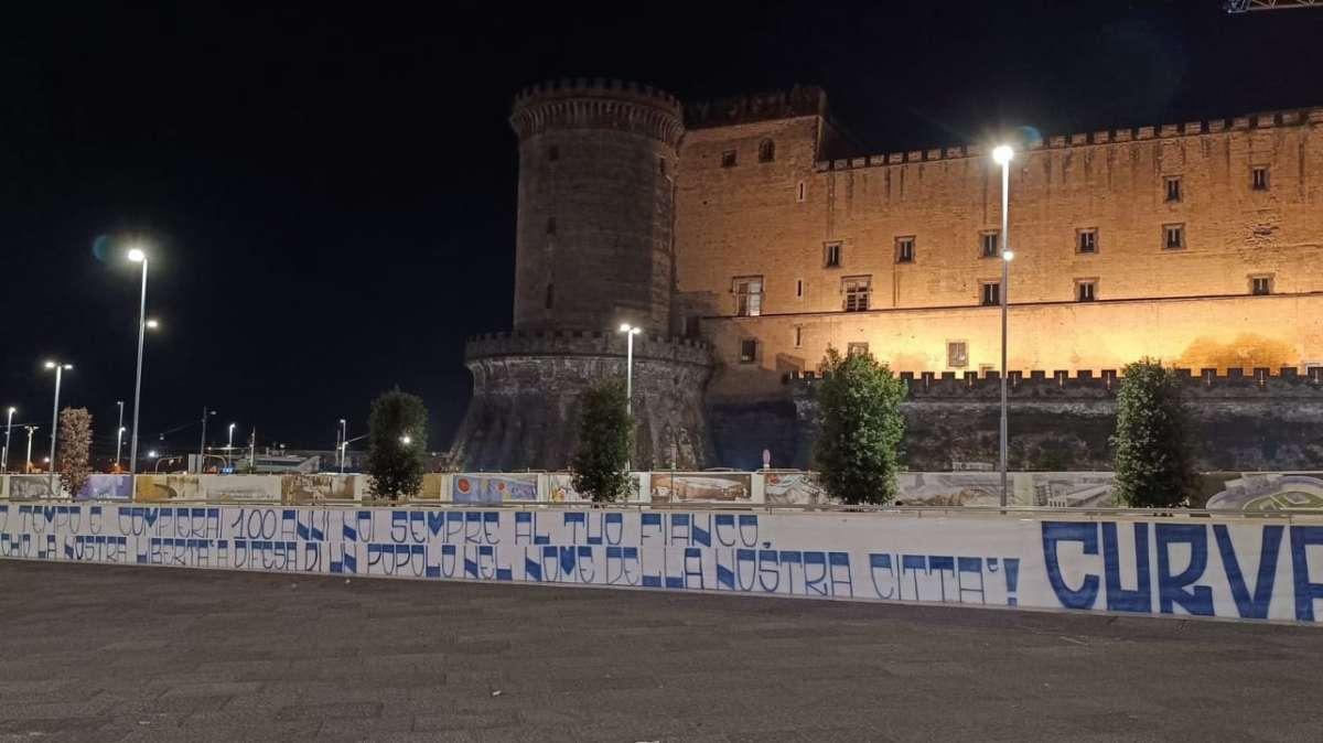 Compleanno Napoli, mega striscione Curva A: "A difesa di un popolo nel nome della sua città!"