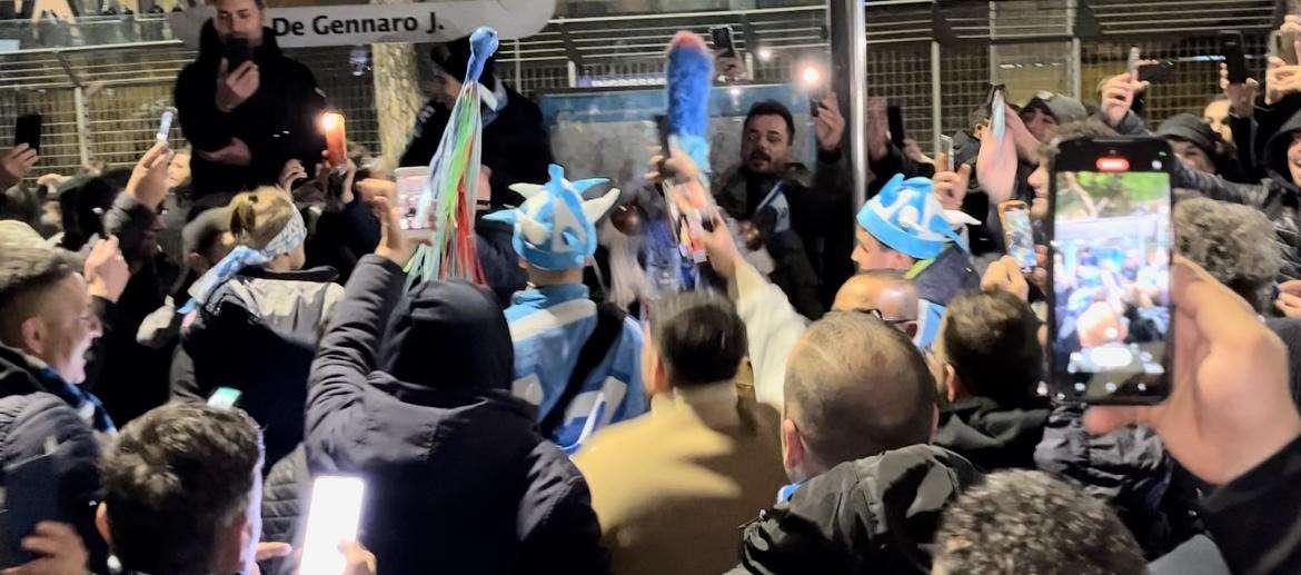 VIDEO - "La capolista se ne va!", entusiasmo pazzesco: banda all'esterno del Maradona