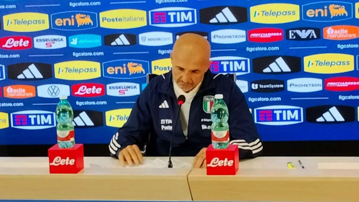 Spalletti: "Essere professionali è come quando a 20 anni sbandi per la prima fidanzata"