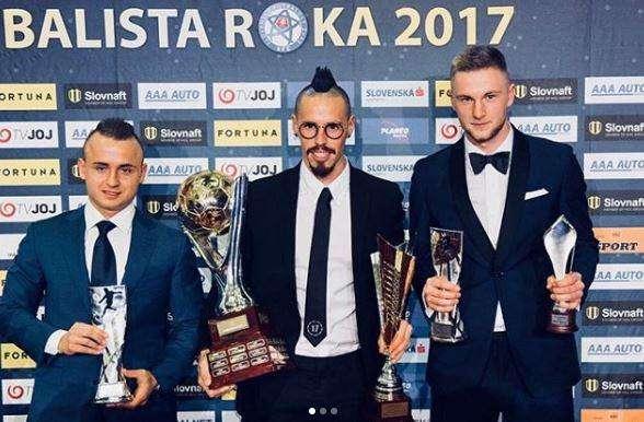 FOTOGALLERY - Altro premio per Hamsik: vinto il pallone d'oro slovacco del 2017! Dietro di lui l'interista Skriniar