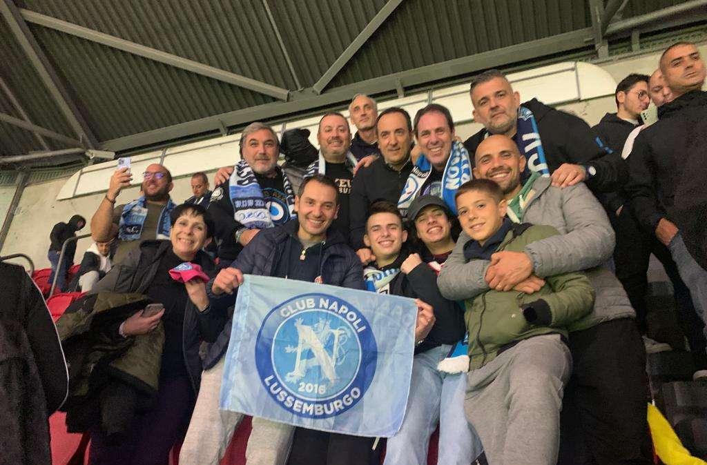 FOTO - La serata magica della Cruijff Arena: gli scatti dei Napoli club nel mondo