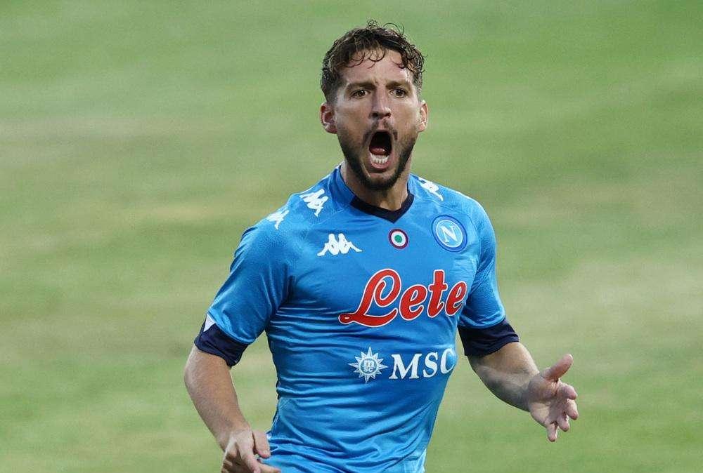FOTO - Mertens sfrutta il giorno libero per una gita in barca: lo scatto sui social