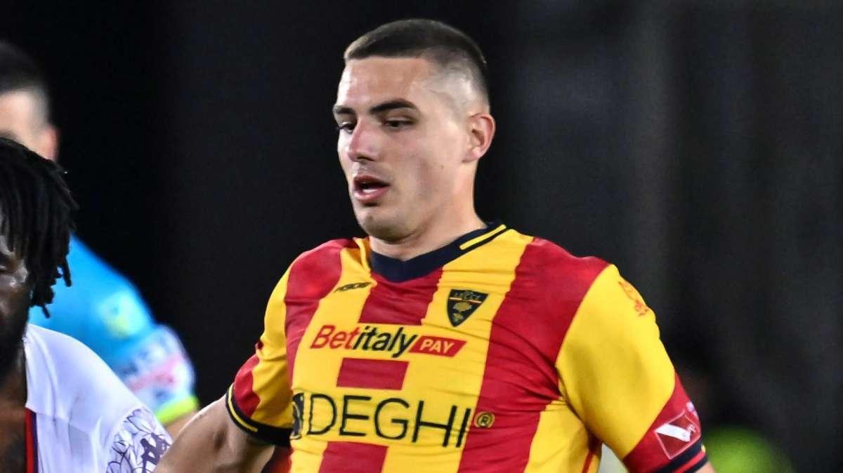 Simeone in stand-by, Genoa in pressing per Krstovic: nuovi contatti con Lecce ed entourage
