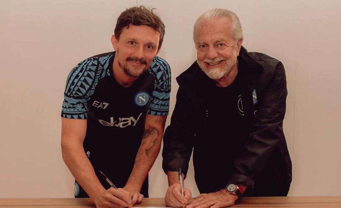 Rinnovo Mario Rui, la SSCNapoli sui social: "Il maestro resta ancora in cattedra"