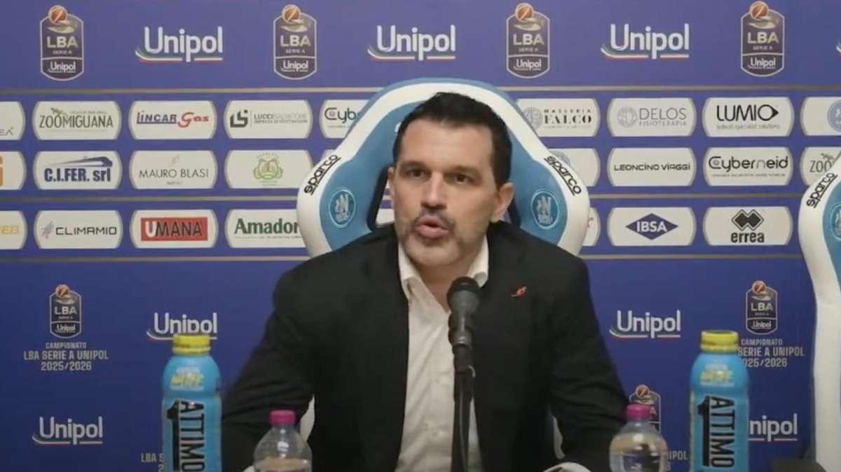 Napoli Basket in campo domani, coach Magro: "Trapani di livello altissimo, ma siamo pronti"