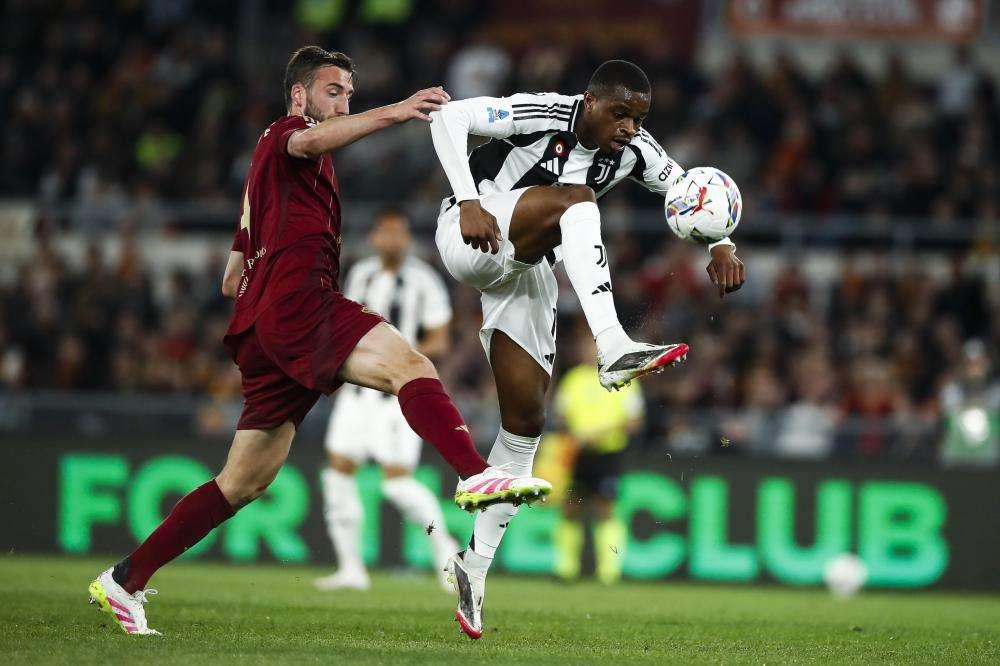 Juve, riscattato Kalulu a titolo definitivo dal Milan: Gatti partirà?