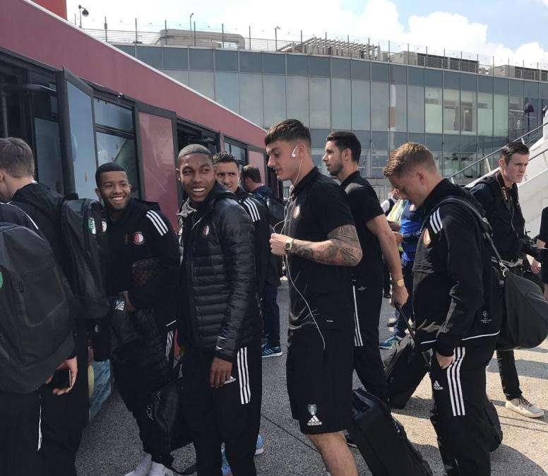 FOTO - Il Feyenoord annuncia l'arrivo a Napoli: "Sbarcati in Italia"