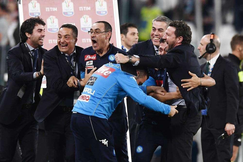 Morte del Sarrismo: lotta al Palazzo crollata sotto i colpi dell’arrivismo 
