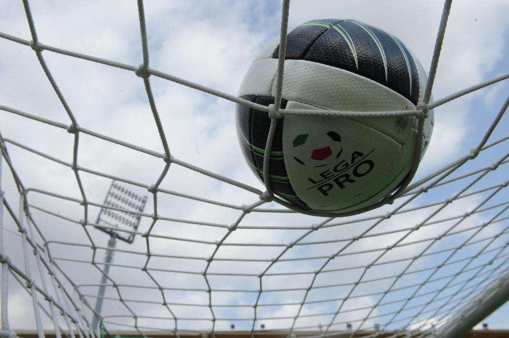 Pugno all'arbitro a fine gara, Daspo per calciatore di vent'anni