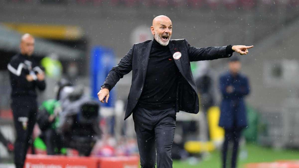 Milan capolista, ma Pioli fa pretattica: "Juve, Inter e Napoli più forti di noi"