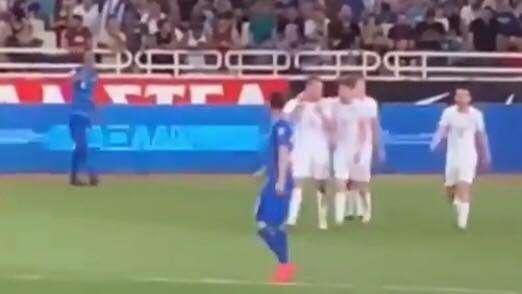 FOTO - Amicizia napoletana in Nazionale: l'abbraccio di Insigne a Quagliarella dopo il gol 