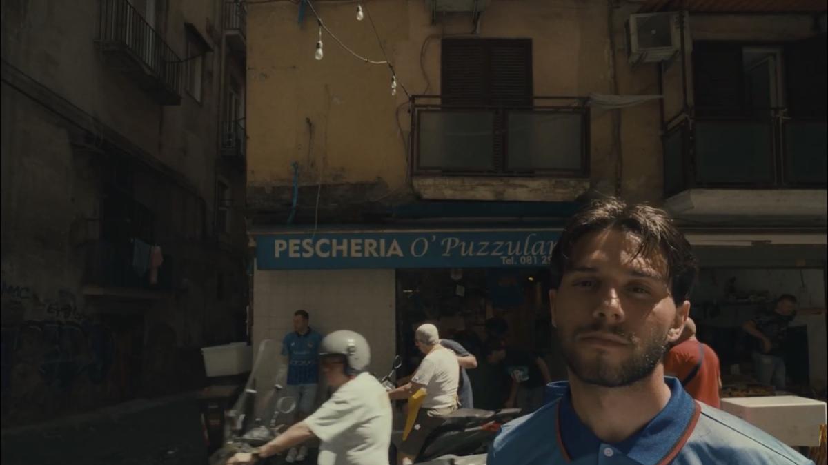 Il Grimsby Town sceglie Napoli! Svelate nuove maglie ispirate alla cultura italiana