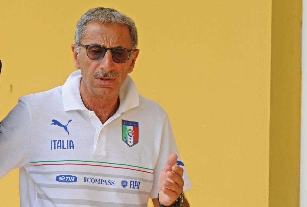 Prof. Castellacci perplesso: "Se non cambia protocollo, sarà difficile finire il campionato"