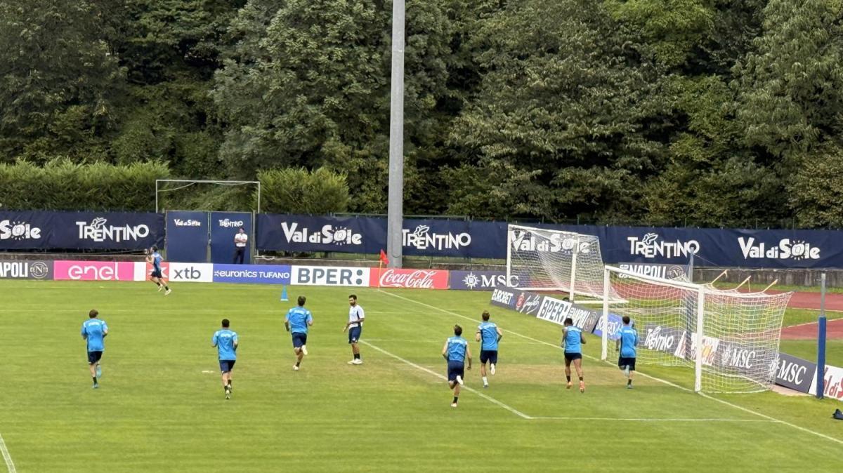 Dimaro 2026 day 10, seduta mattutina in corso: solo otto azzurri in campo, differenziato per Gilmour