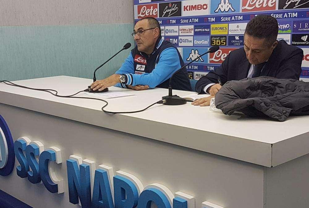 Sarri in conferenza: "Prova ottima, ma falliti due rigori in movimento. Romperemo i cogl... alla Juve fino alla fine! Loro come PSG e Bayern, campionato aperto grazie a noi!"