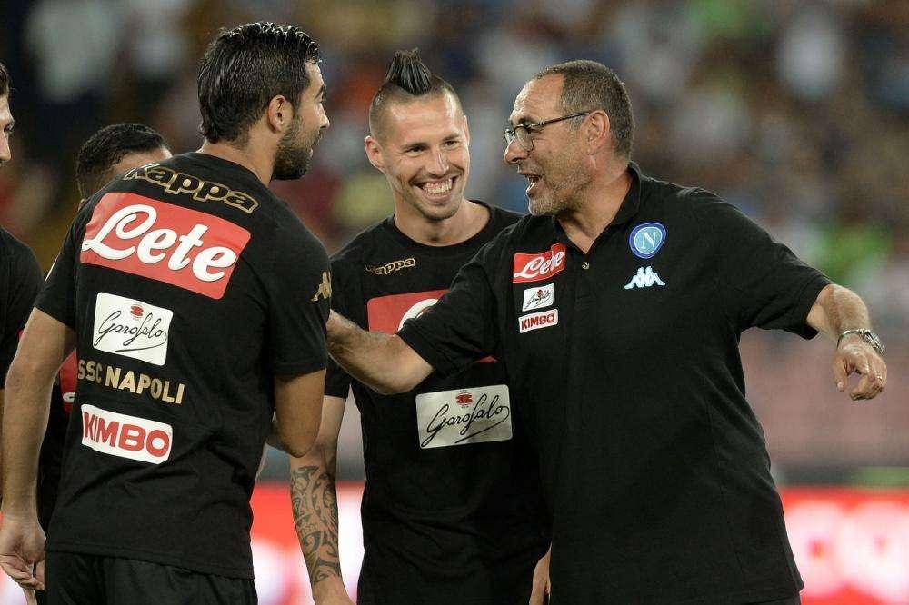 Albiol: "Sarri alla Juve? Più strano che con Higuain. Per lo scudetto bisogna approfittarne subito..."