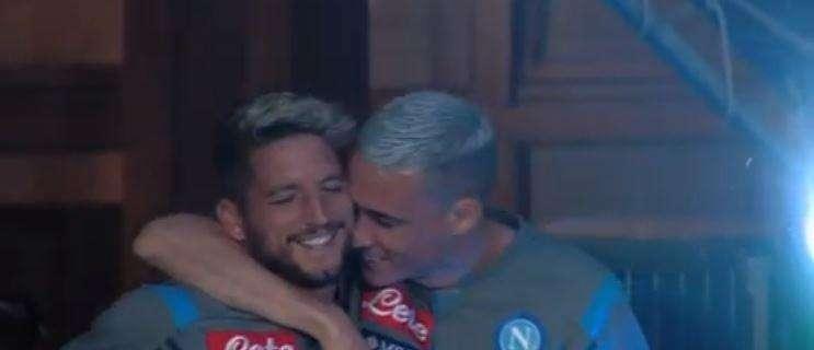 VIDEO - Mertens scrive a Callejon: "Arrivati insieme, questo forse è l'ultimo anno qui!". Poi la battuta in napoletano