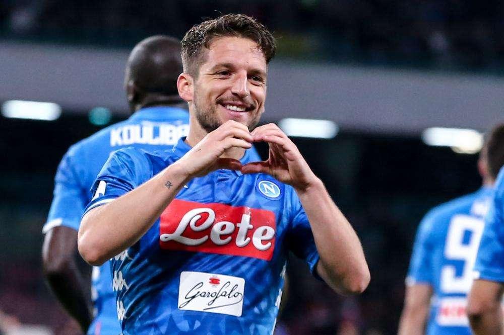 Mertens in bilico, Gazzetta: "Vuole restare, ma si aspettava un gesto dalla società. Agenti valutano offerte..."