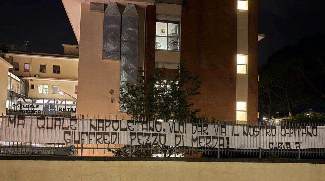La Curva A contro Giuffredi: "Ma quale napoletano, vuoi dar via il capitano! Pezzo di m..."