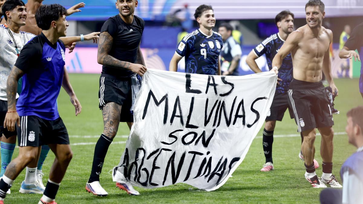 Mondiali, il Governo britannico alla Fifa: "Investigate sullo striscione delle Malvinas"