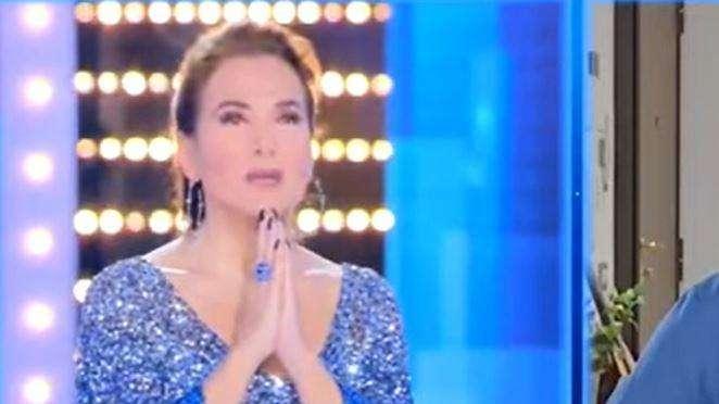Sindaco di Bacoli nega intervista a Barbara D'Urso: "Volevano mostrare un Sud di barbari!"