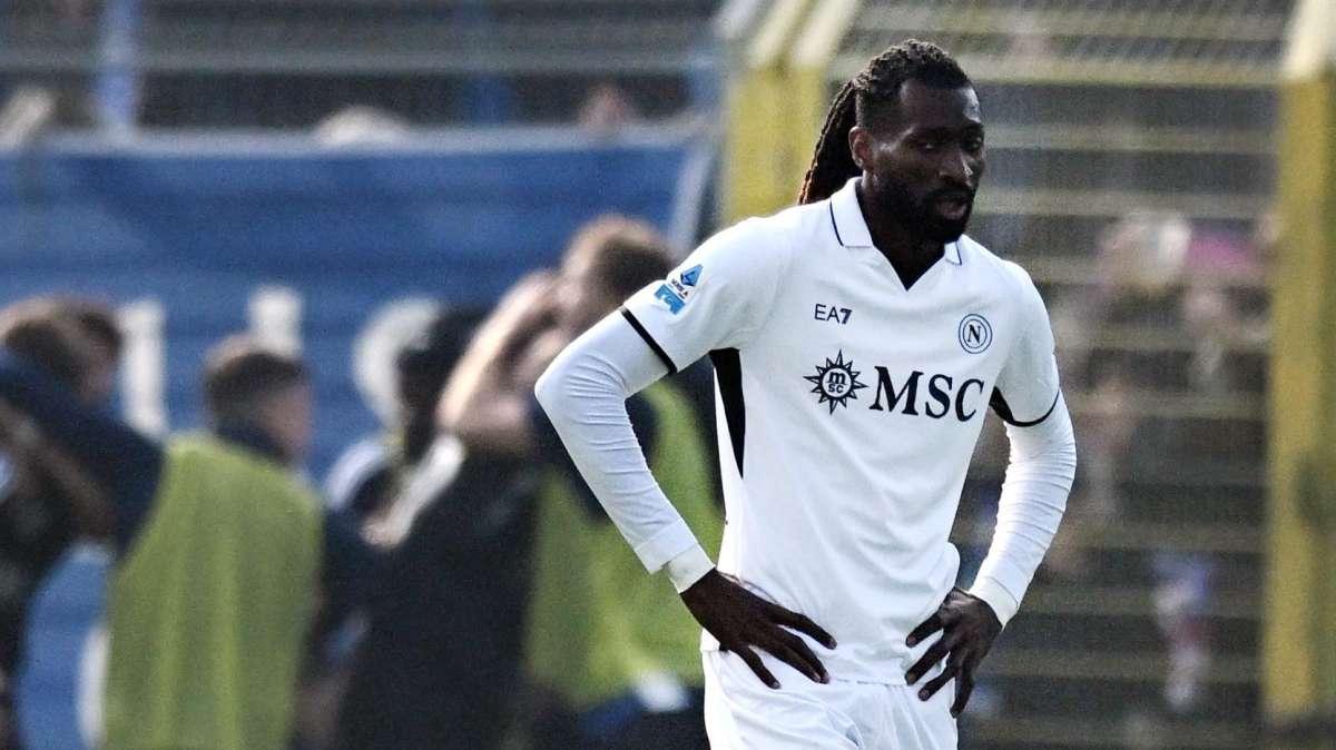 Retroscena Fabregas, ha notato Anguissa condizionato dalla diffida: “Puntatelo!”