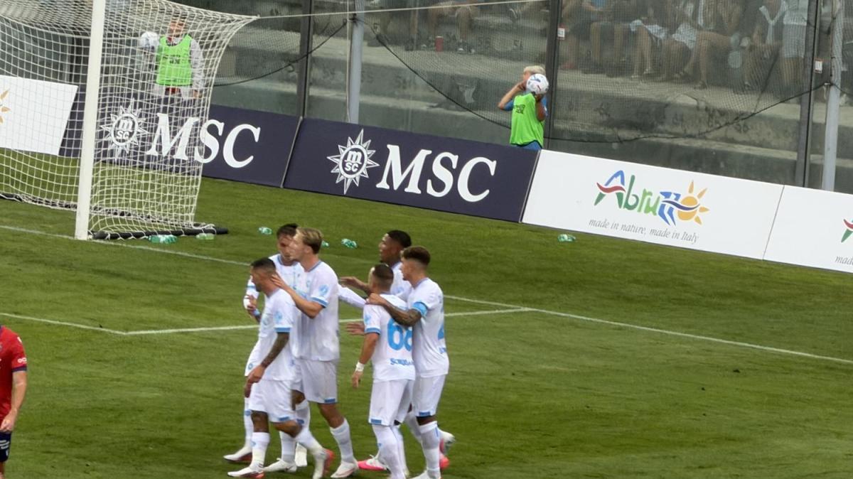 Poche emozioni, ma ci pensa Politano: Napoli in vantaggio contro l'Osasuna