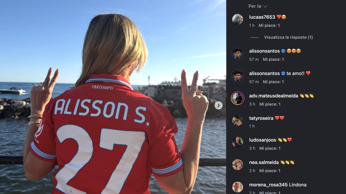 Sorpresa per Alisson: mamma e nonna arrivano a Napoli