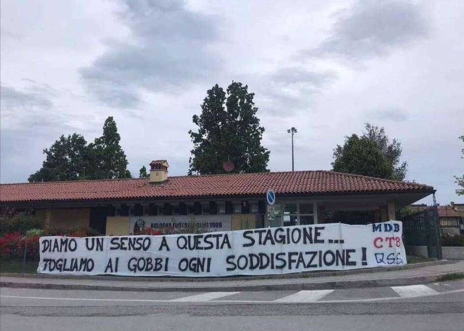 FOTO - Bologna, striscione ultrà contro la Juve: "Togliamo ai Gobbi ogni soddisfazione!"