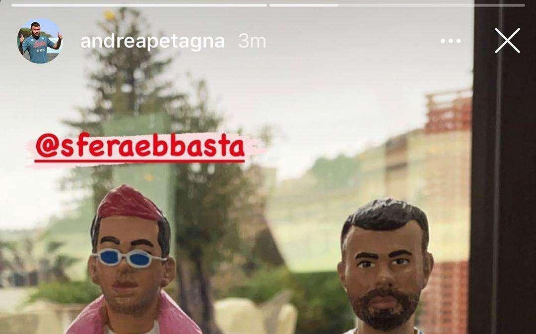 FOTO - Anche Petagna in versione statuina: con lui c'è l'amico Sfera Ebbasta