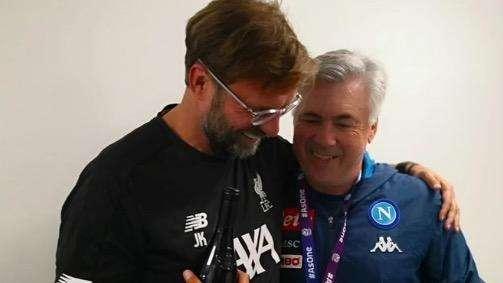 Liverpool, Klopp: "Napoli molto carino, ci hanno regalato del vino per la vittoria della Champions!"