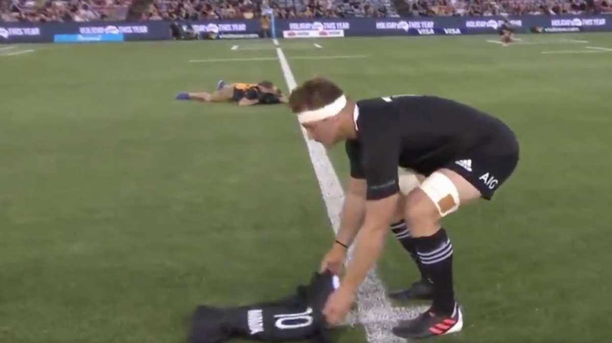 VIDEO - All Blacks da brividi: la maglia di Diego prima del leggendario rito Haka