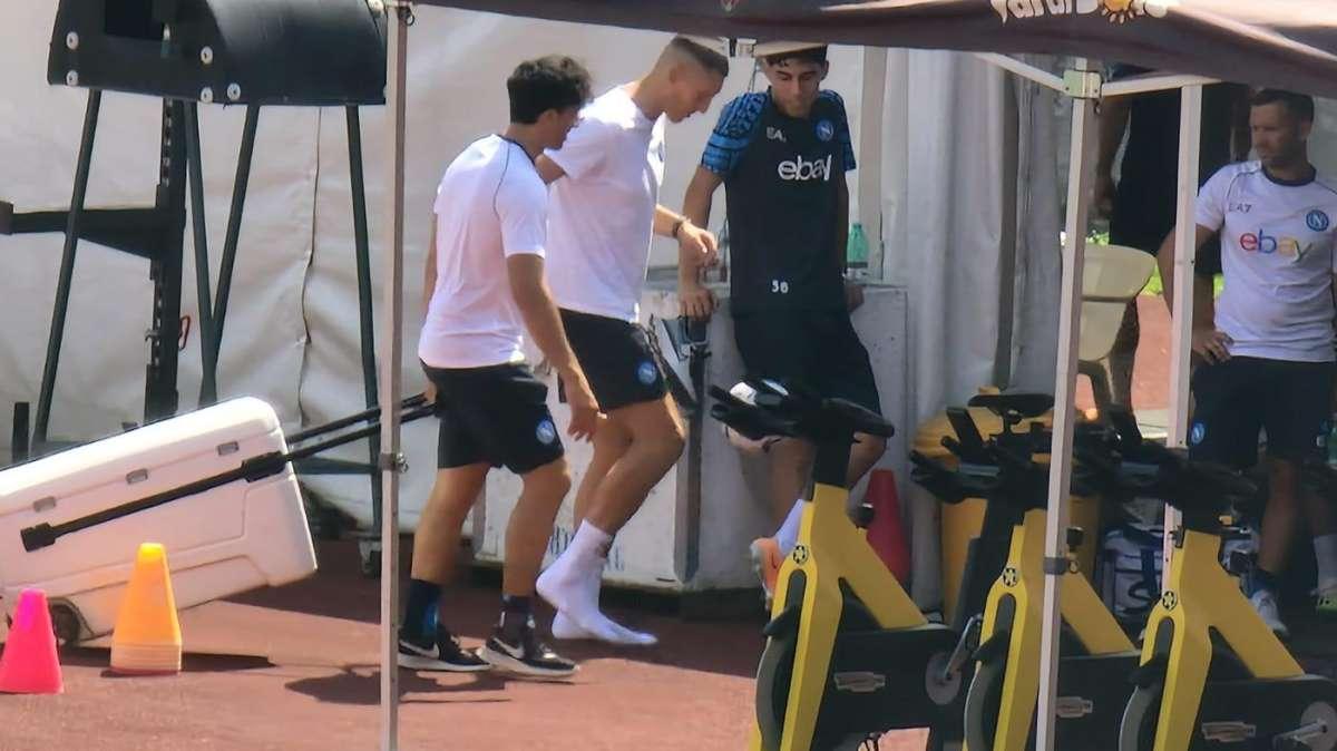 RILEGGI LIVE - Dimaro, day 2: palestra e lavoro col pallone, Gollini in palestra per le visite