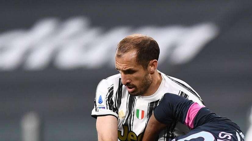 Chiellini: "Con Osimhen faticavo, ma ero a fine carriera. Ci fossi stato io, sul gol al Cagliari non saltava"