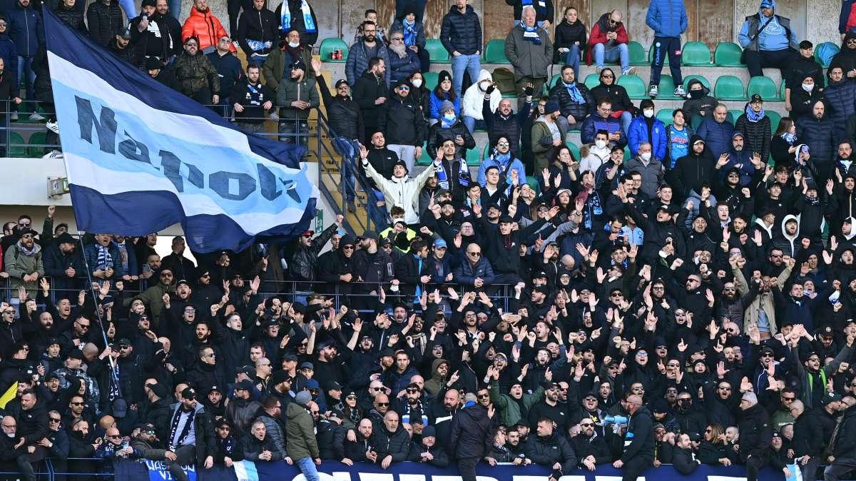 Chi paragona 'Giulietta è 'na zoccola' allo striscione delle bombe su Napoli è un idiota