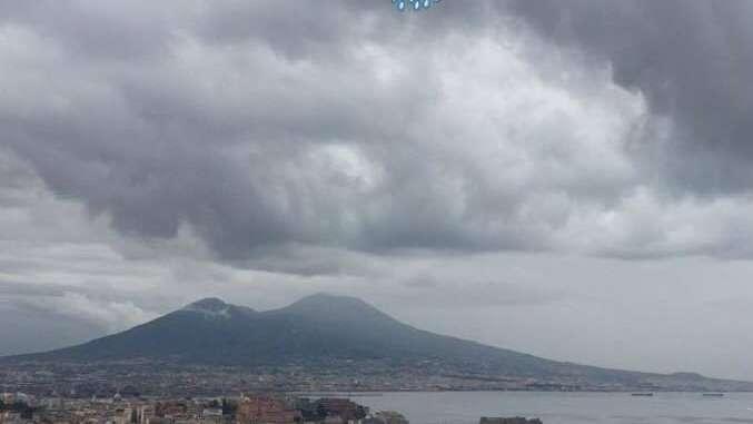 UFFICIALE - Campania, da domani nuova allerta meteo: temporali improvvisi e intensi