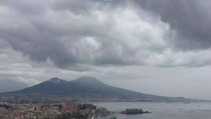 Maltempo in Campania: allerta meteo fino a domani per vento, mare agitato e neve