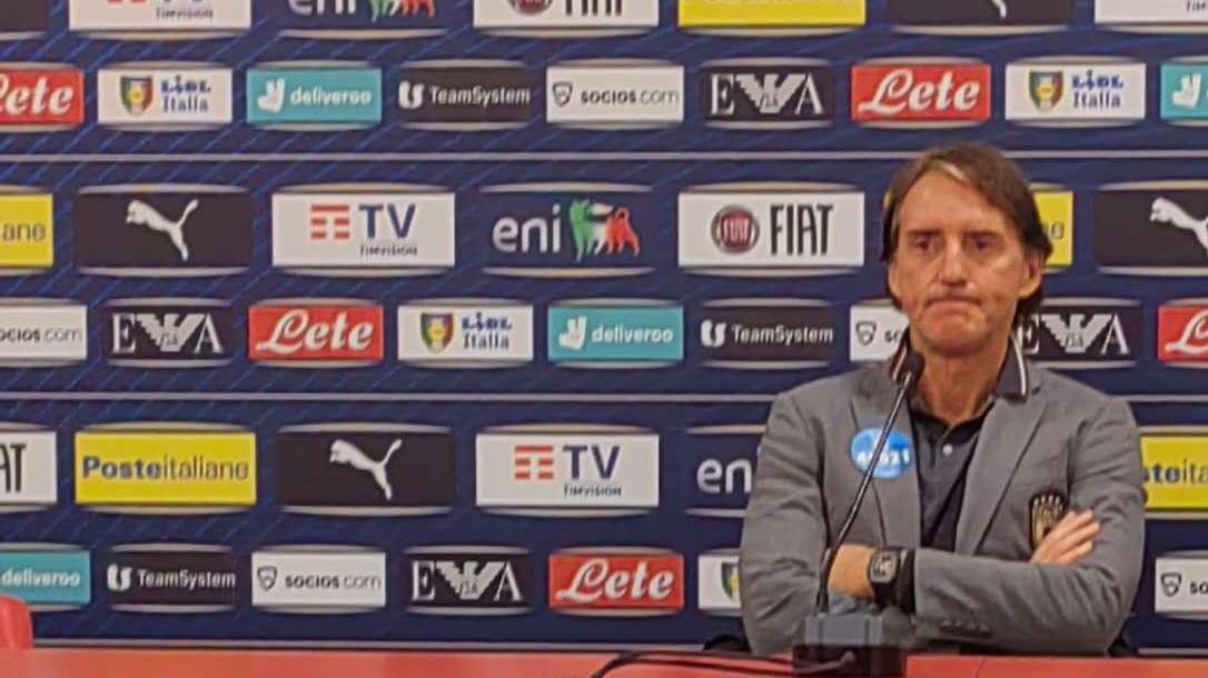 Italia, Mancini: "Il Napoli sta dominando. 4-5 giovani giocano con più continuità, positivo per noi"