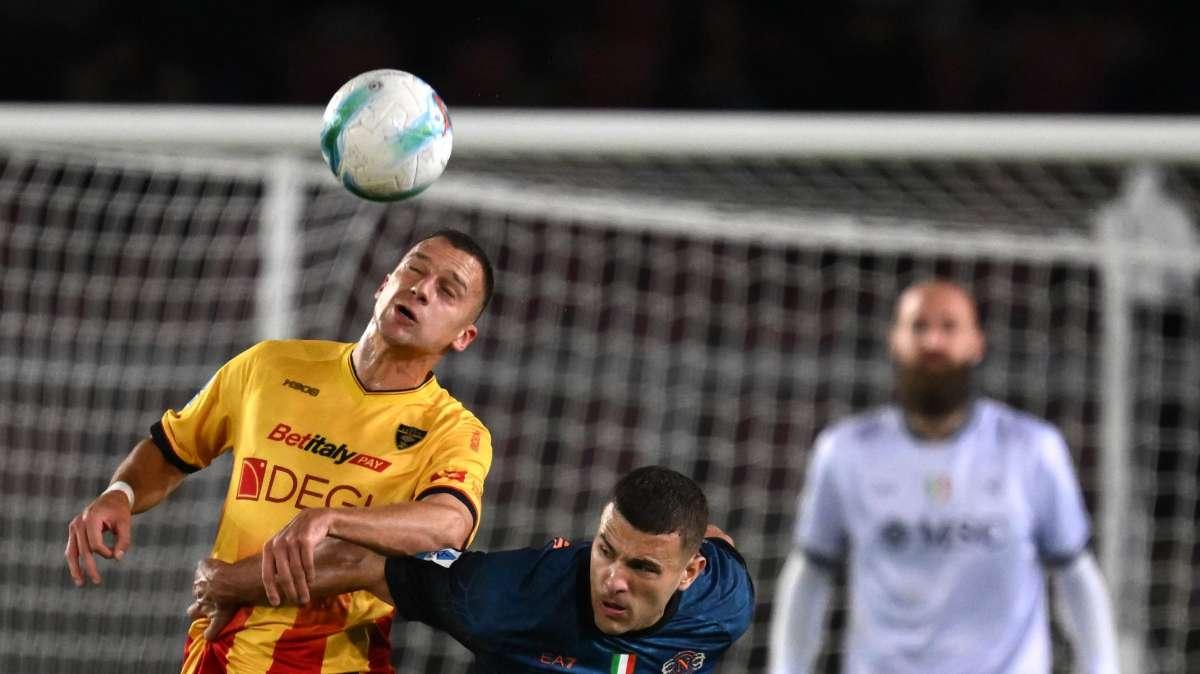 Il Lecce si prende la sfida-salvezza col Pisa: primo gol in Serie A per Stulic