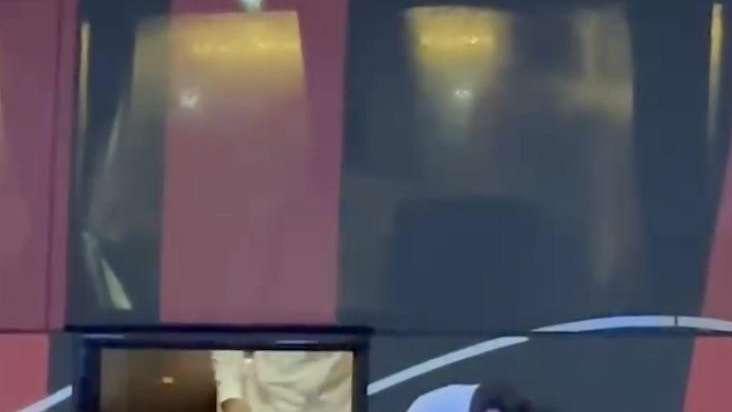 Il Milan è arrivato a Napoli: pochi i tifosi ad accogliere la squadra rossonera